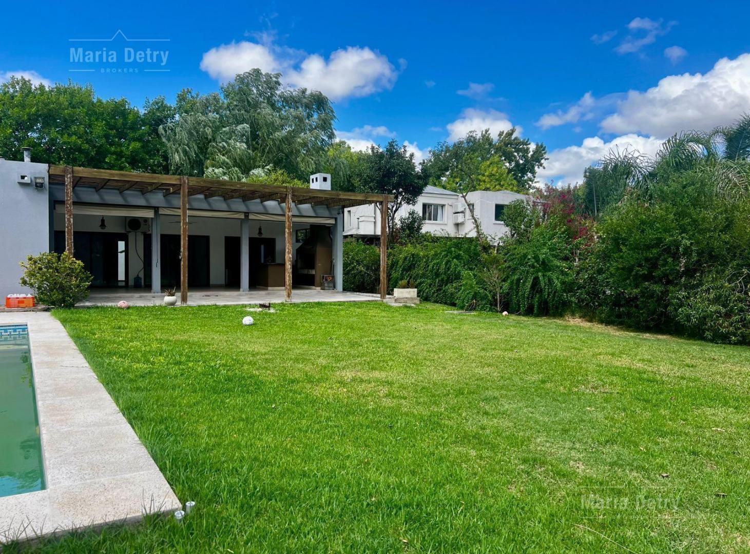 Venta casa 3 dormitorios, Barrio Las Glorias, Maschwitz