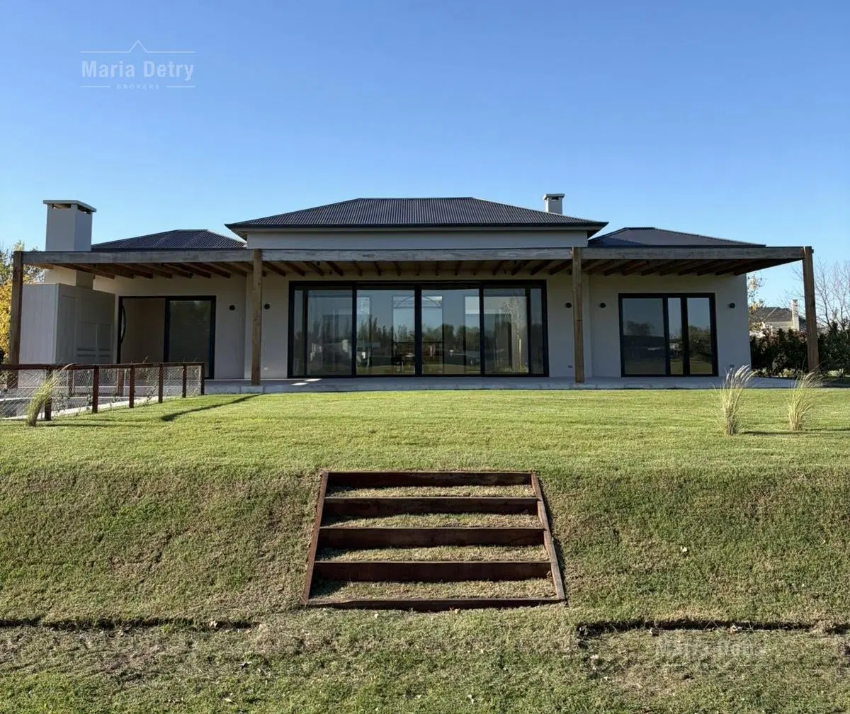Casa en venta Pilará Milord al polo 4 dormitorios 2
