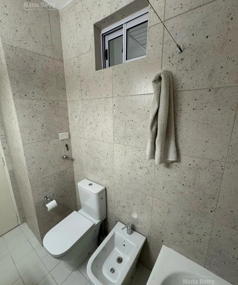 Alquiler anual Departamento 2 ambientes en Laprida y Juncal 8