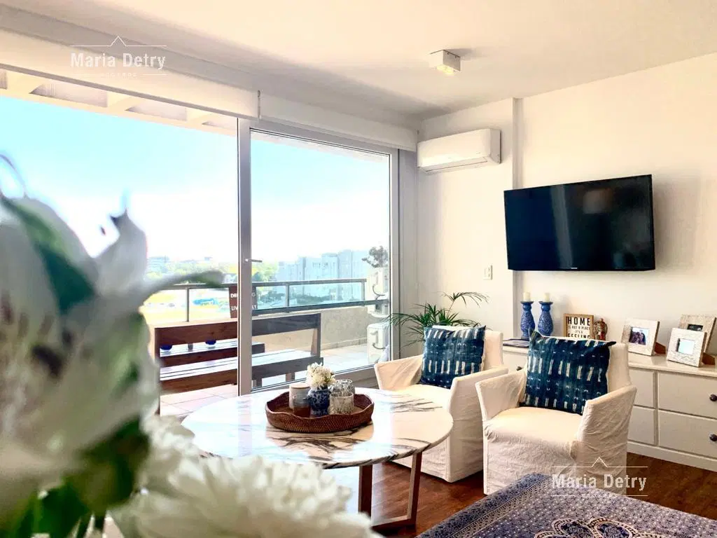 Venta Depto 3 dorm con cochera, Puerto Escondido, Nordelta. Vista al rio! 2