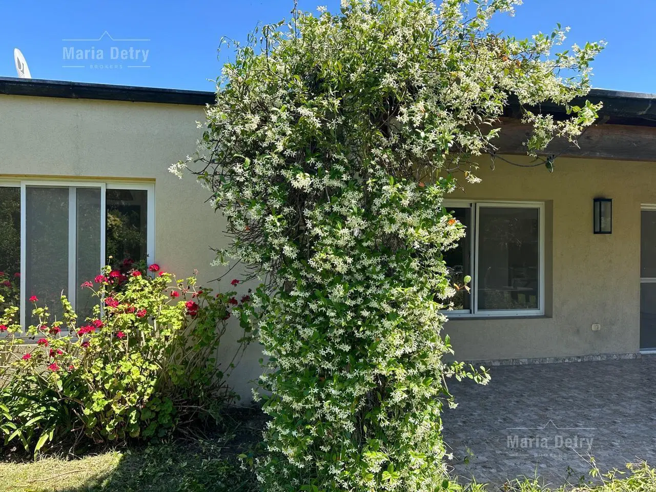 Casa en Santa Teresa 350 Venta con Renta 1