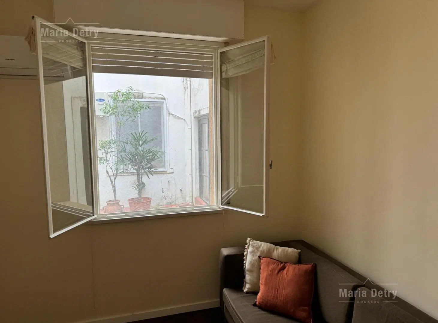 Alquiler anual Departamento 2 ambientes en Laprida y Juncal 5