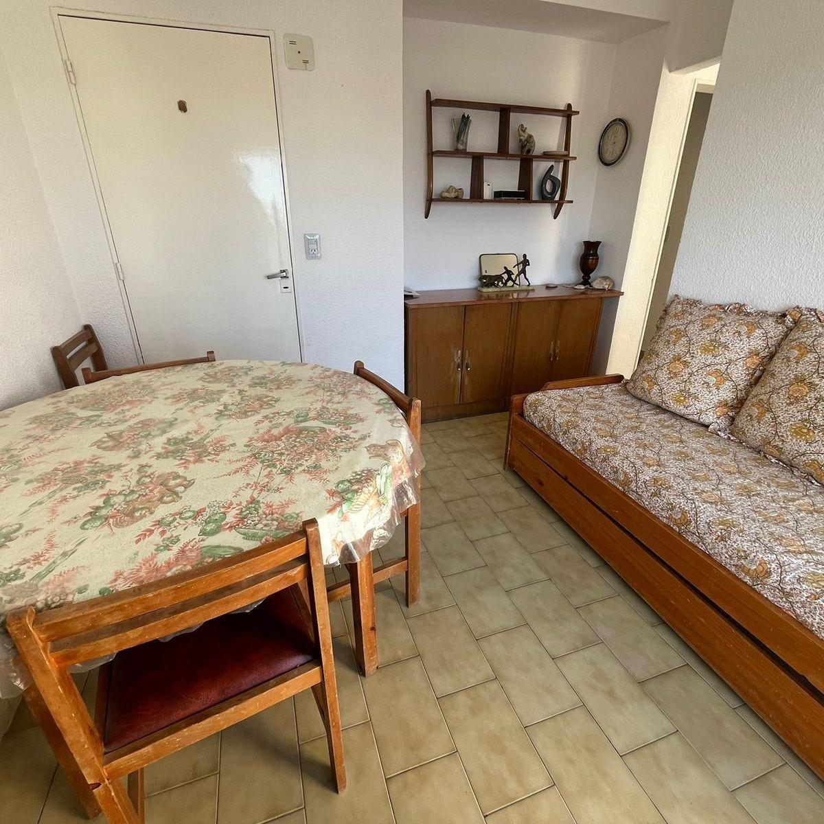 Departamento de 2 Ambientes en Edificio Frente Al Mar 3