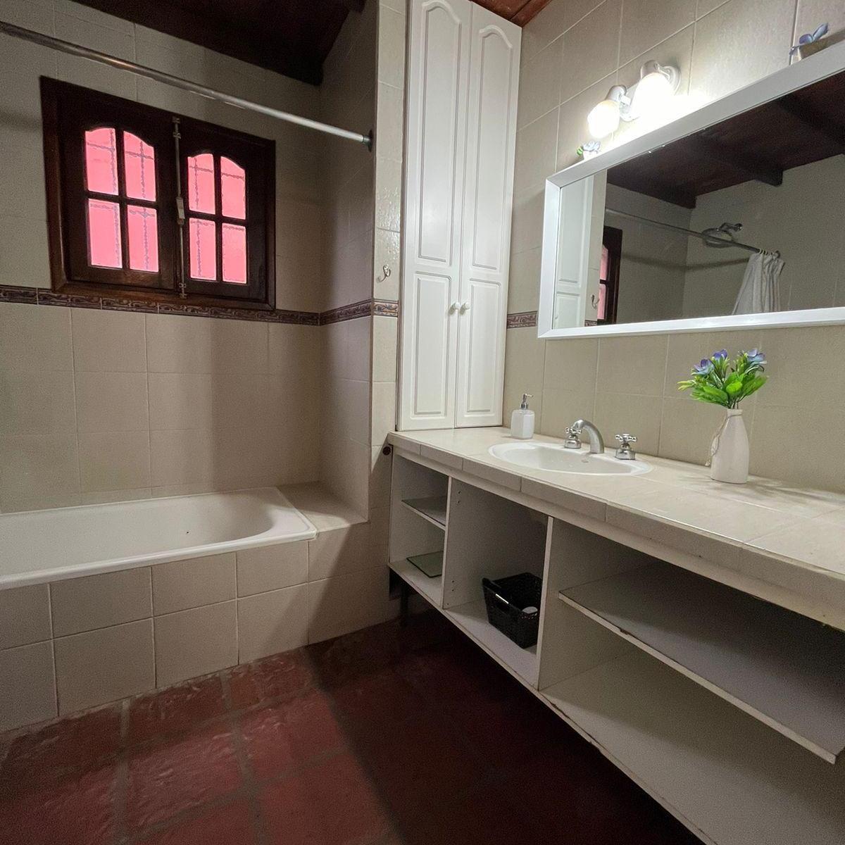 Casa 180 m² en Parquemar, Cuenta con Todos Los Servicios. 3