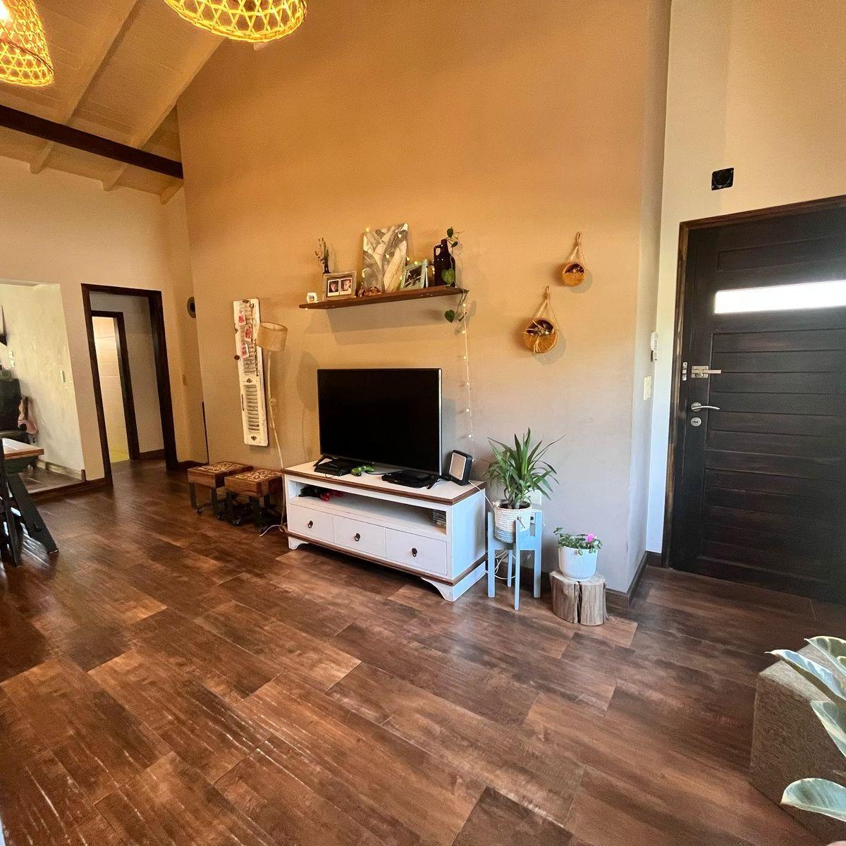 Excelente Casa en Venta en Miramar 3