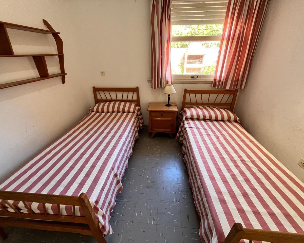 Chalet en Venta en Excelente Ubicacion Miramar 4