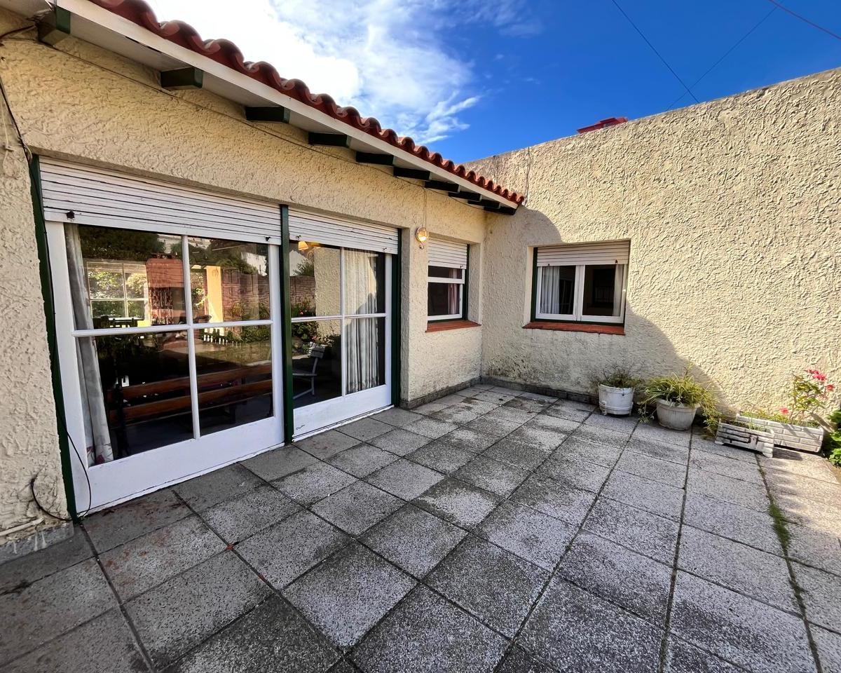 Chalet en Venta en Excelente Ubicacion Miramar 5