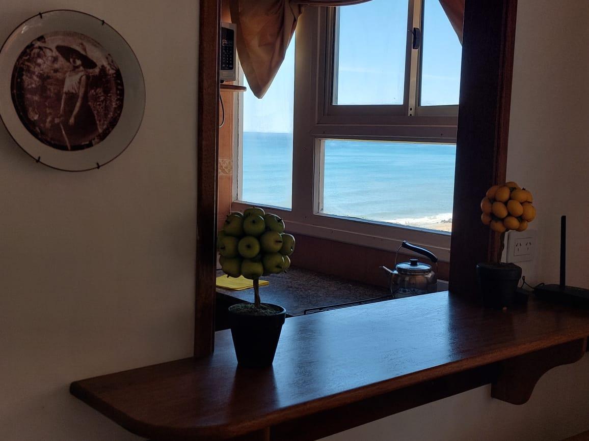 Departamento con Excelente Vista Al Mar y Cochera. 2