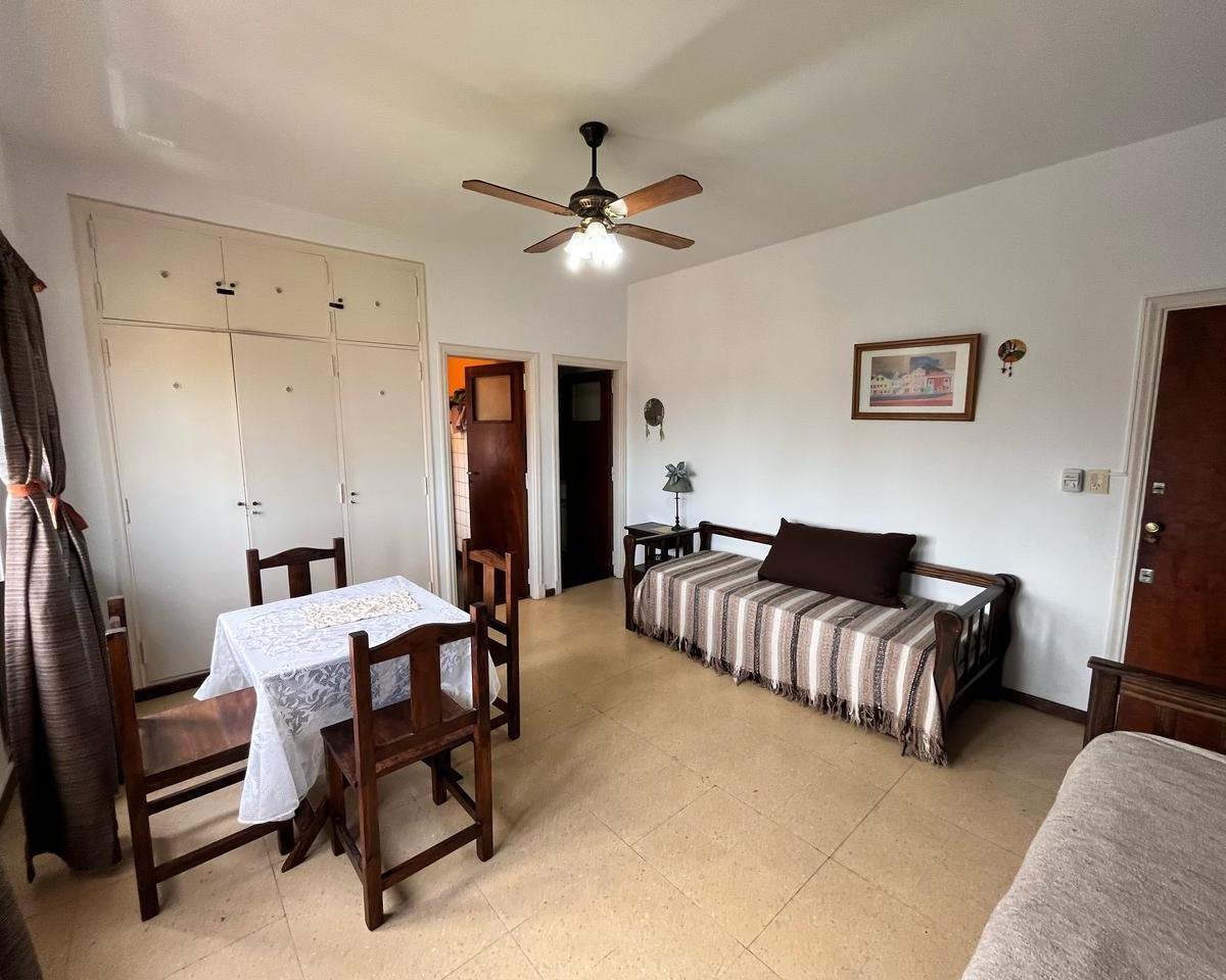 Monoambiente en Excelente Zona en Miramar 2