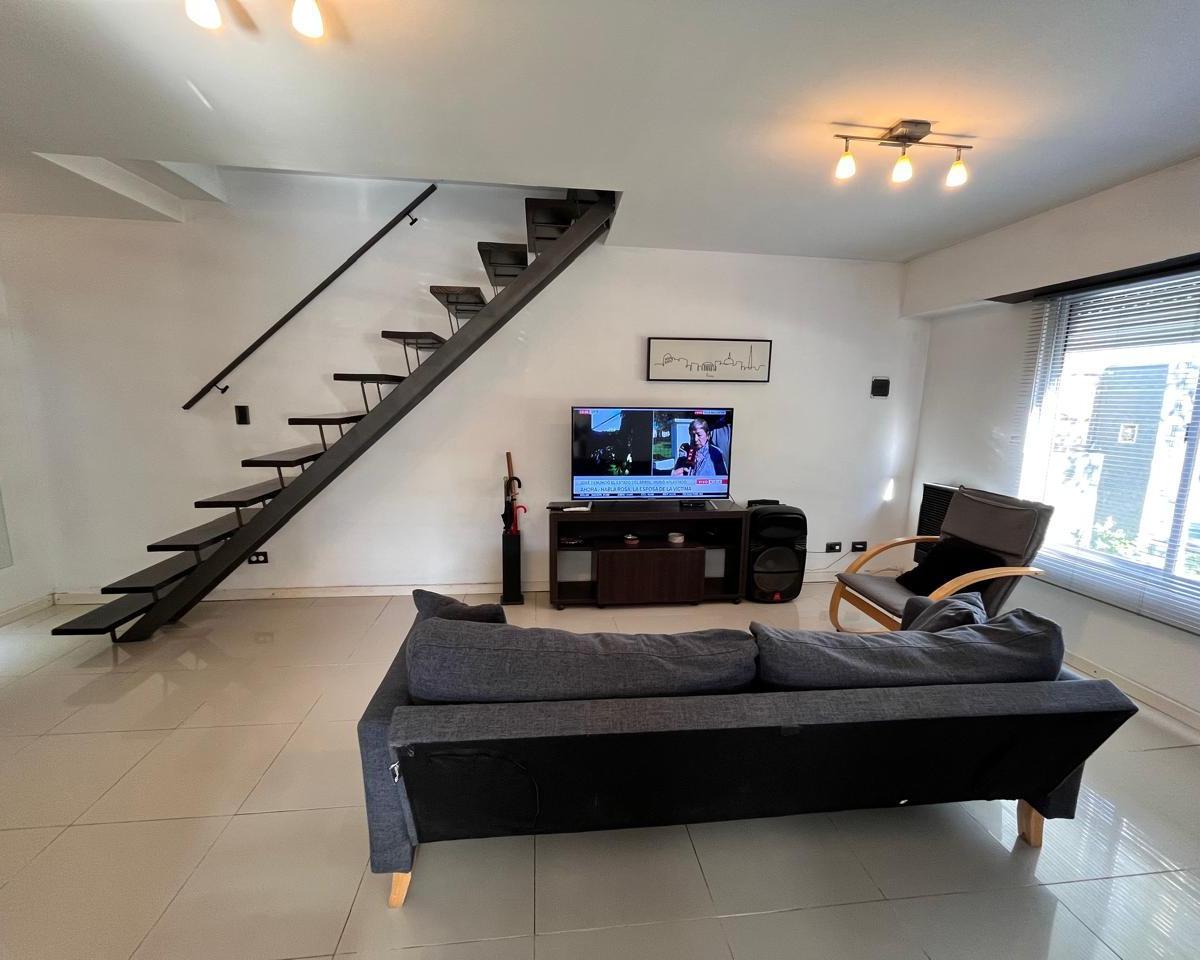 Casa en Dos Plantas en Venta en Miramar 3