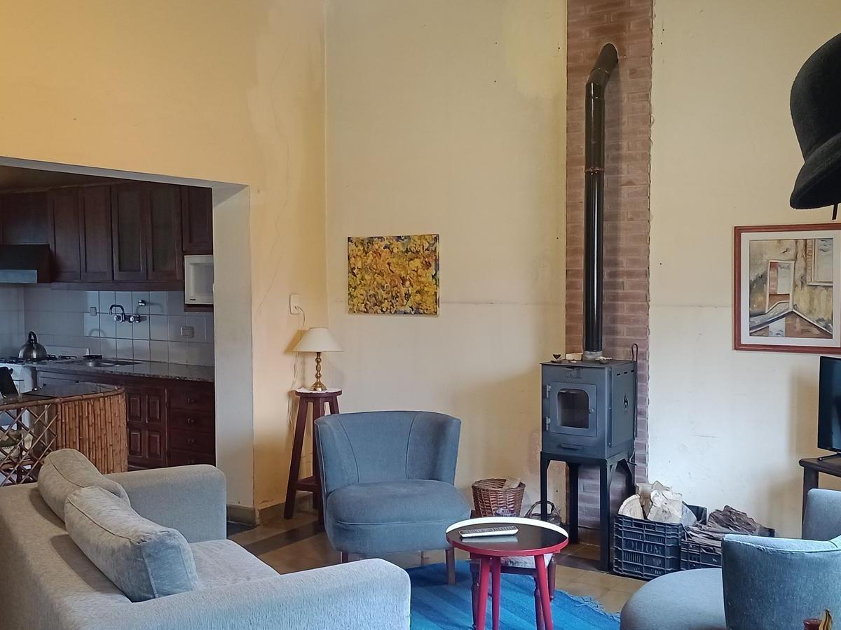 Venta Hermoso Chalet Serrano en Villa de Las Rosas, Excelente Ubicación 3
