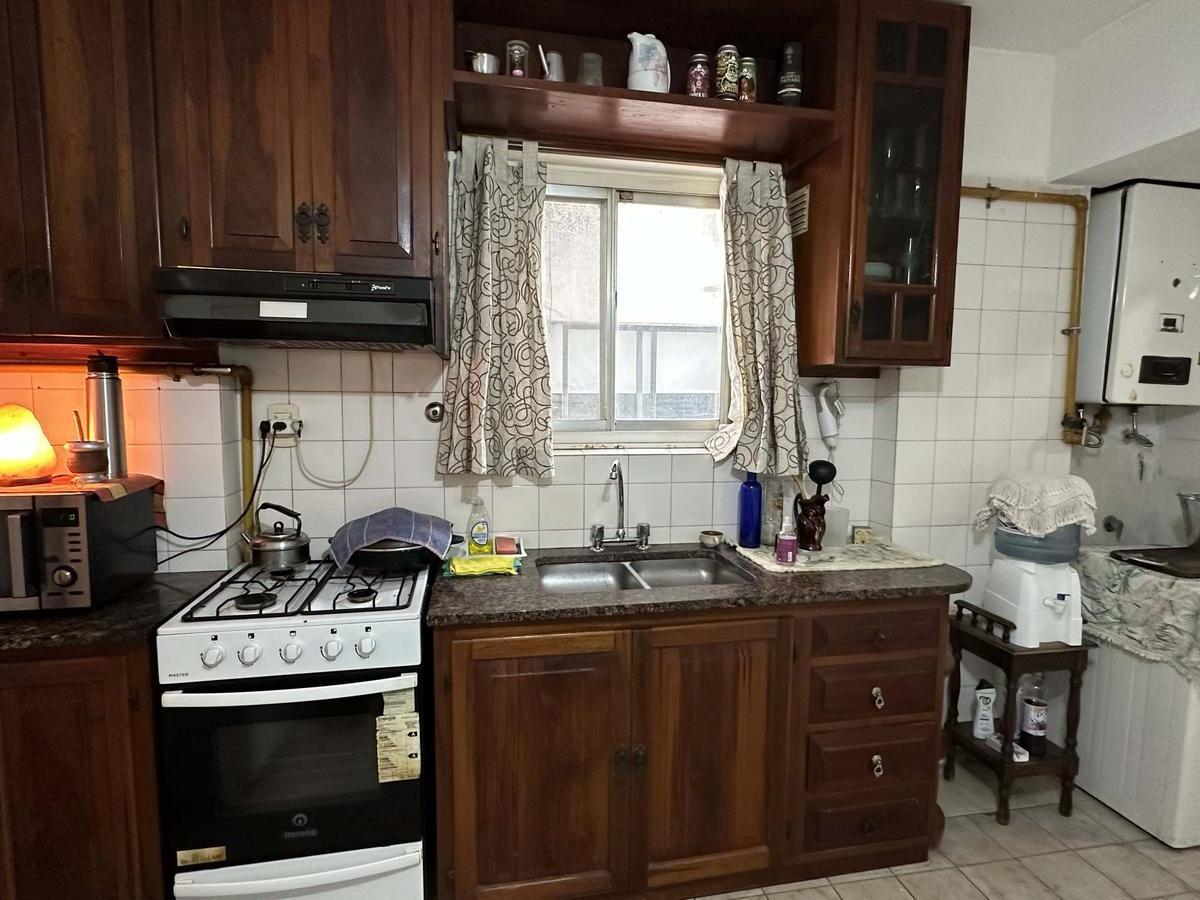 Amplio Departamento Céntrico - Permuto por Casa en Pueblo Belgrano o U. Oeste 1