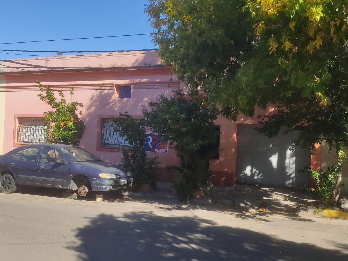Casa en Gualeguaychú, Zona Costanera! Oportunidad! 1