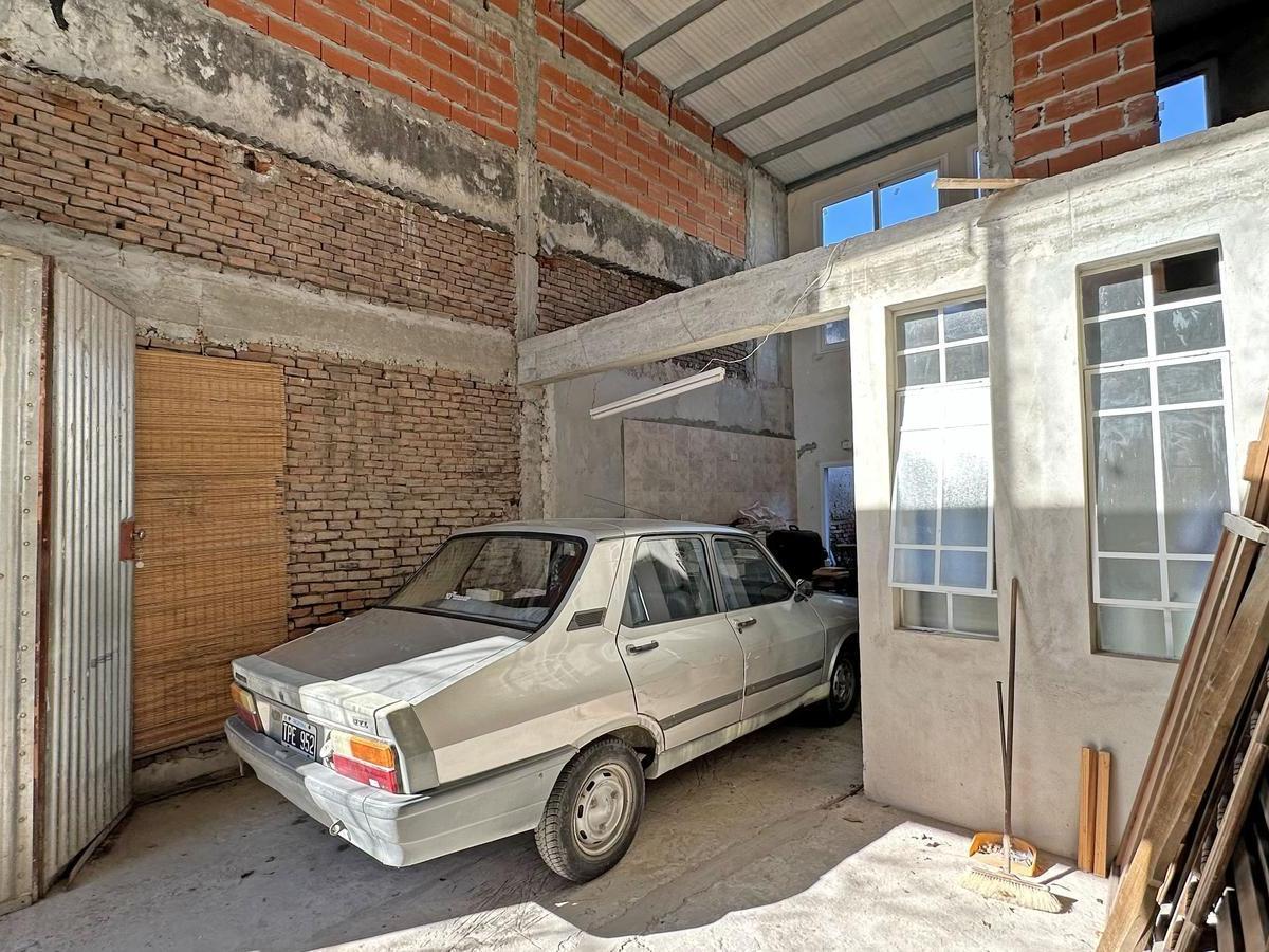 Casa a Terminar en Goldaracena Casi Maipú 1