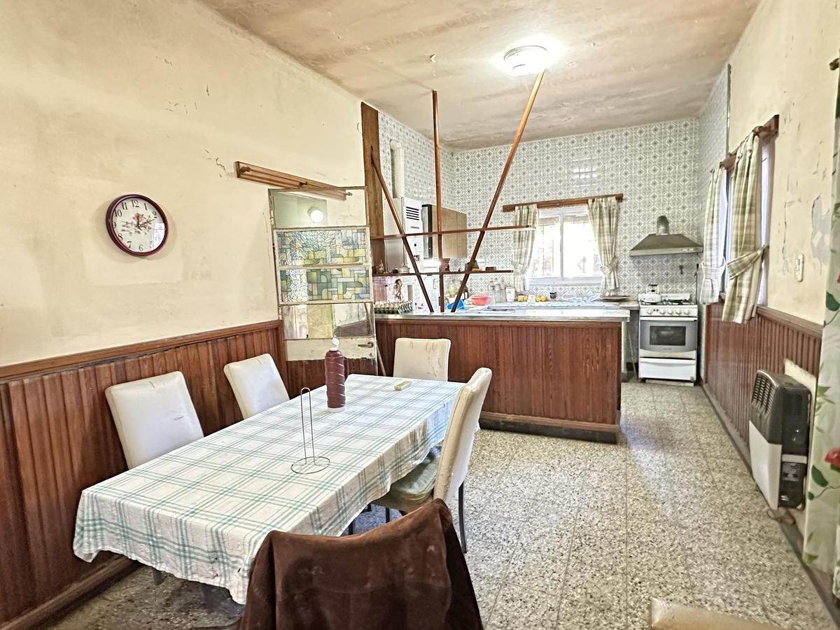 Casa en Aguado 24 Casi Urquiza 1