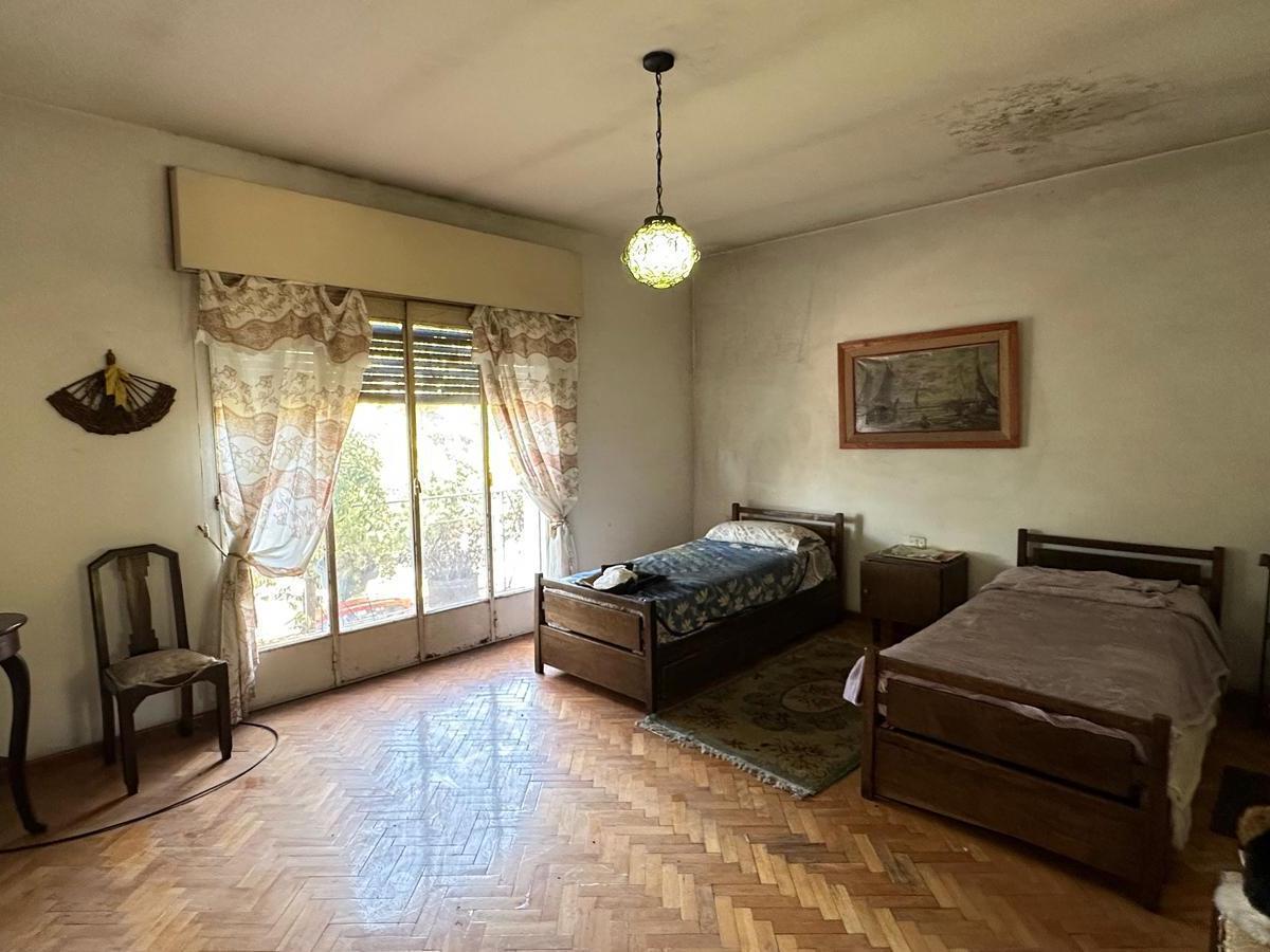 Casa y Local en Urquiza y Aguado - Amplio Terreno 5