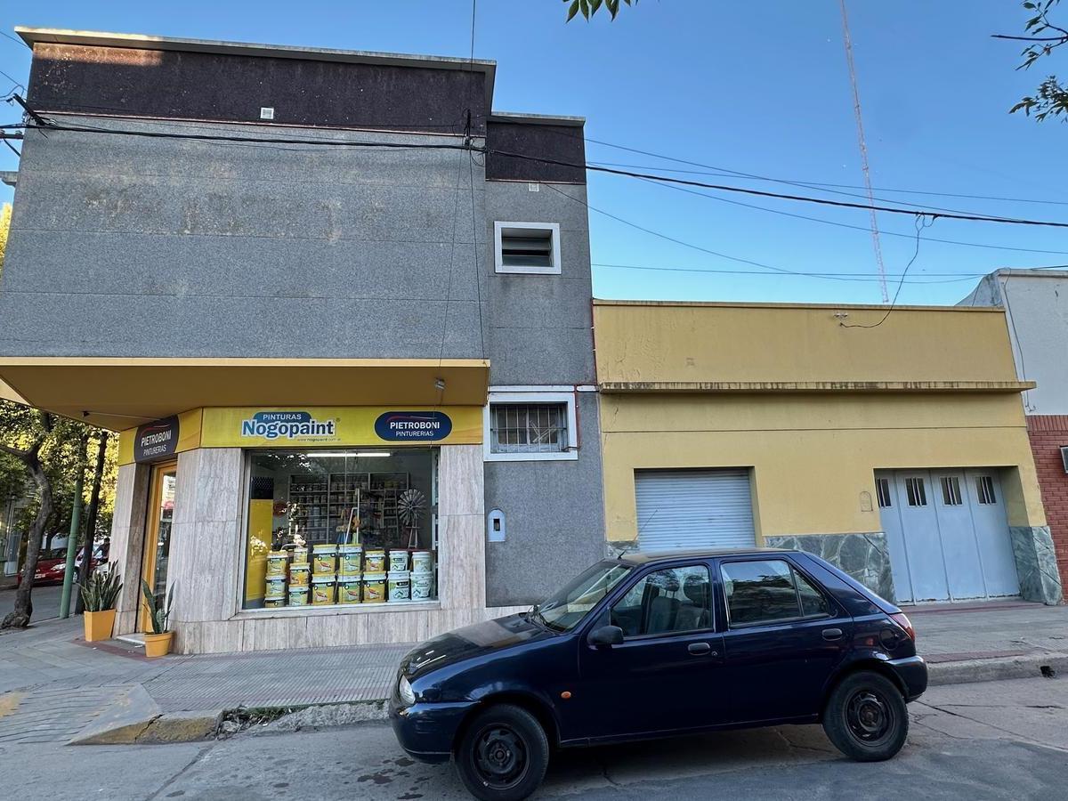Casa y Local en Urquiza y Aguado - Amplio Terreno 3