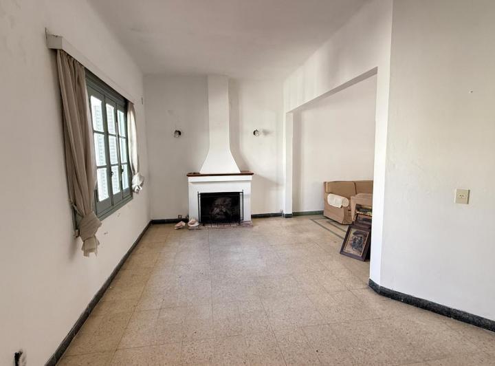 Casa en  Rivadavia y Santiago Diaz 5