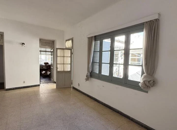 Casa en  Rivadavia y Santiago Diaz 4