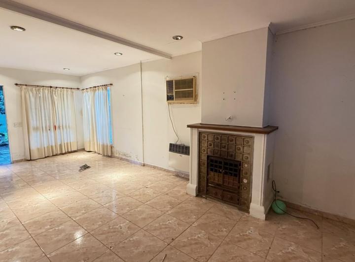 CASA EN VENTA CON AMPLIO TERRENO - GUALEGUAYCHU- 4