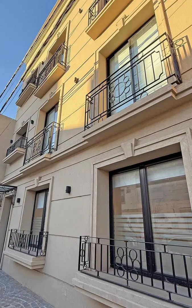 DEPARTAMENTO EN PLANTA BAJA AL FRENTE - IDEAL ESTUDIO / CONSULTORIO 4