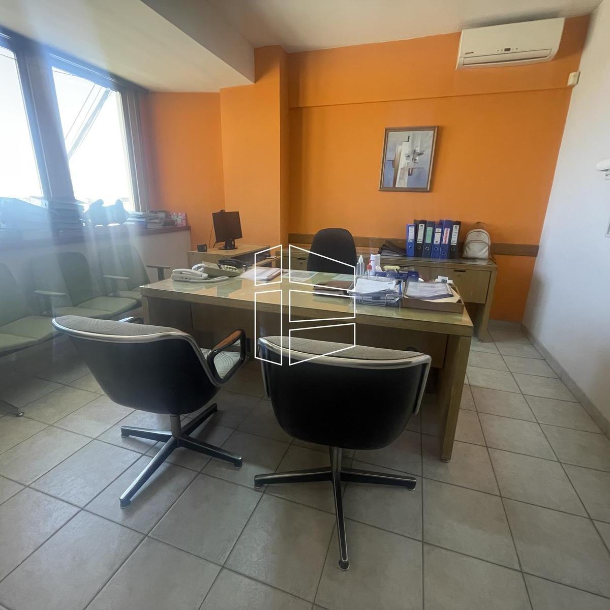 Foto de Venta - Oficinas en el Centro - Edificio Ferrari - Monasterio - L017, imagen 4
