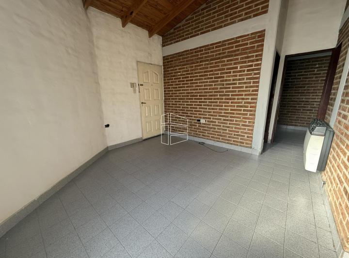 Alquiler - Casa en barrio San Cayetano  - A060 2