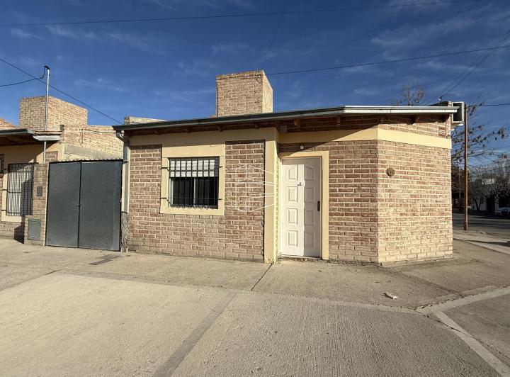 Alquiler - Casa en barrio San Cayetano  - A060 1