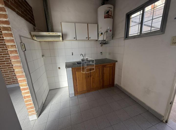 Alquiler - Casa en barrio San Cayetano  - A060 3