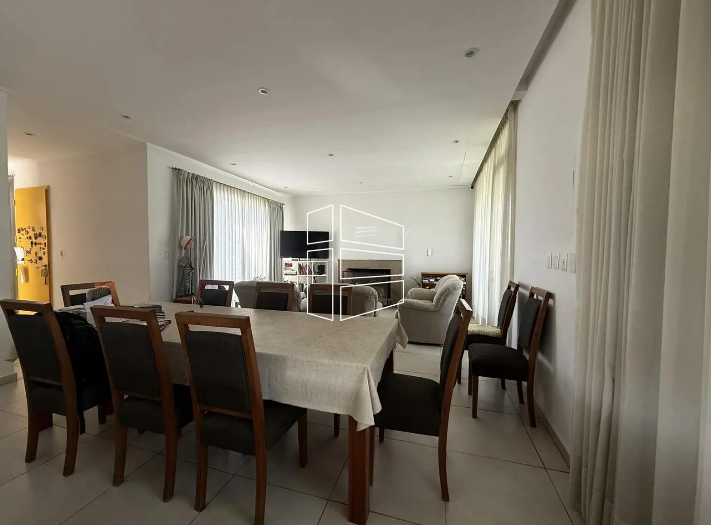 Venta - Casa de Nivel gerencial en Barrio Privado Jockey - C116 5