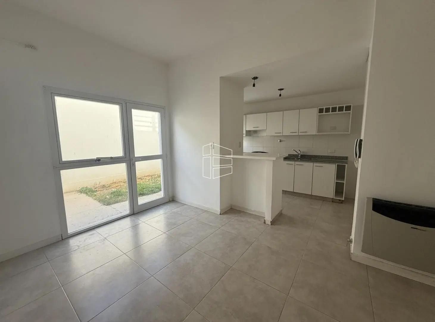 Alquiler - Dúplex de 2 Dormitorios en Barrio Los Olmos  - A043 2