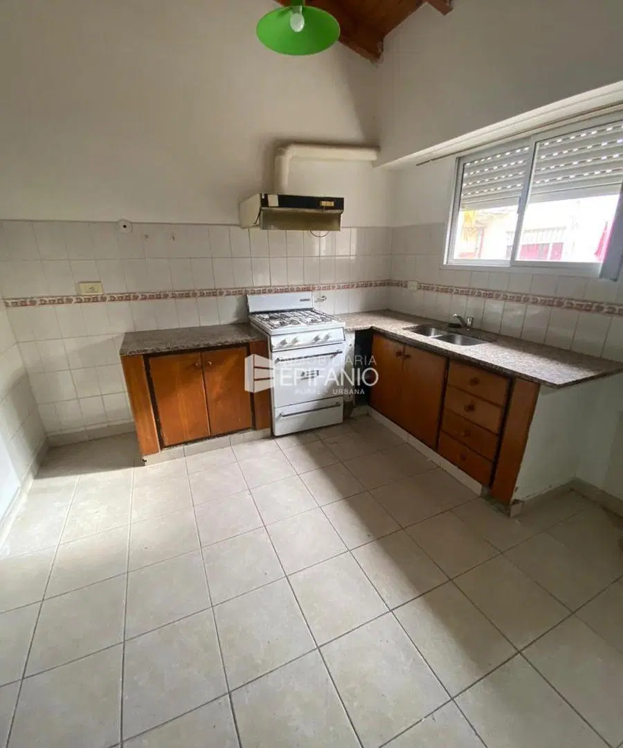 Alquiler - Departamento de 1 dorm en San Martin y Brown - A031 4