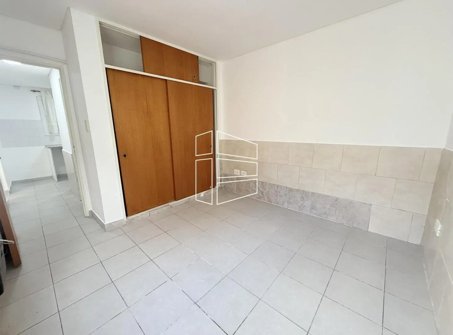 Alquiler - Departamento de 1 dormitorio con patio en Barrio Los Olmos - A105 5