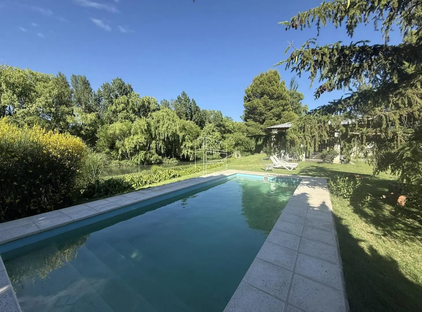 Alquiler Temporario - Casa Quinta con Pileta y Costa de Río - General Roca A001 5