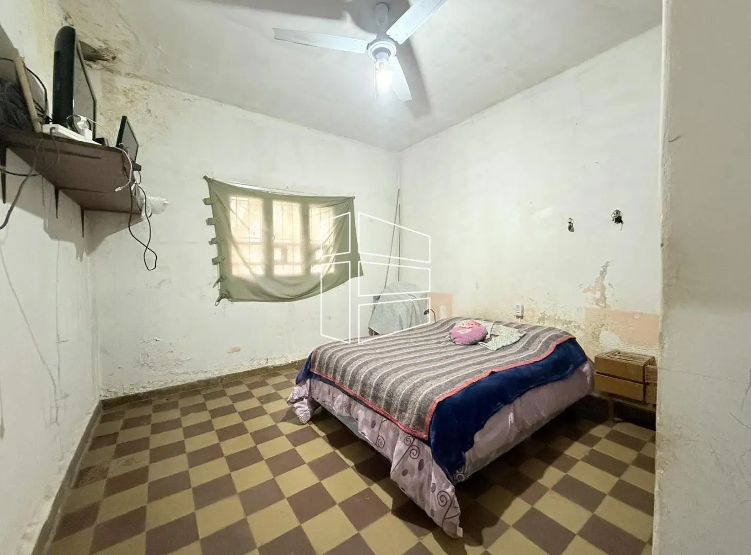 Venta - Propiedad a remodelar en Barrio Bagliani - C125 4