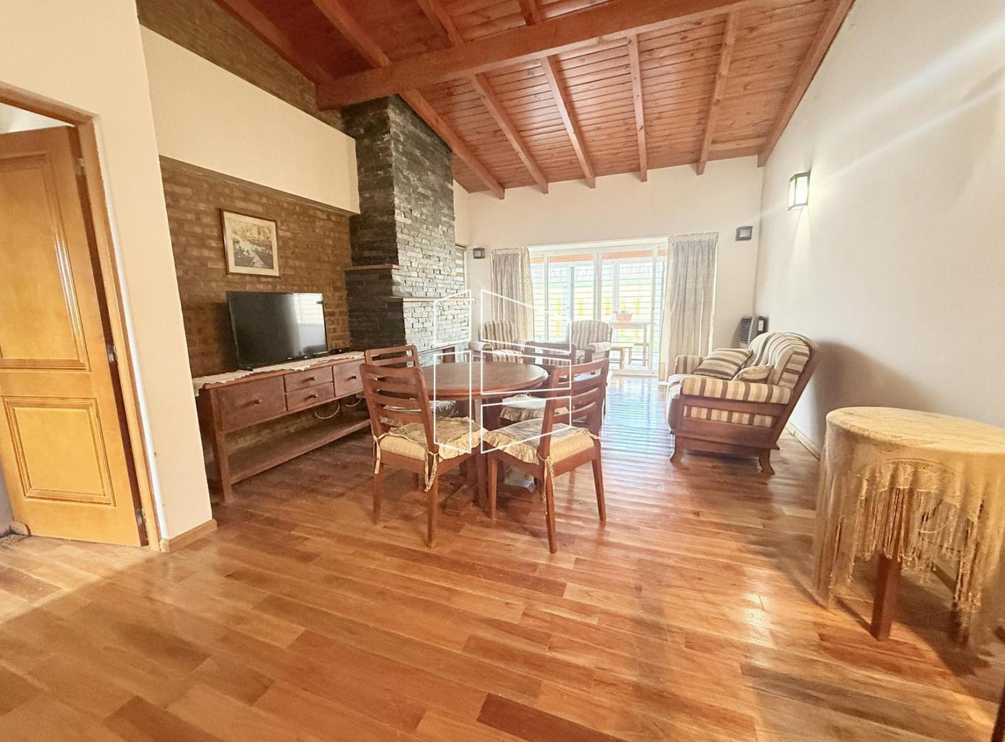 Foto de Venta - Casa de 2 dormitorios en Allen - C130, imagen 3