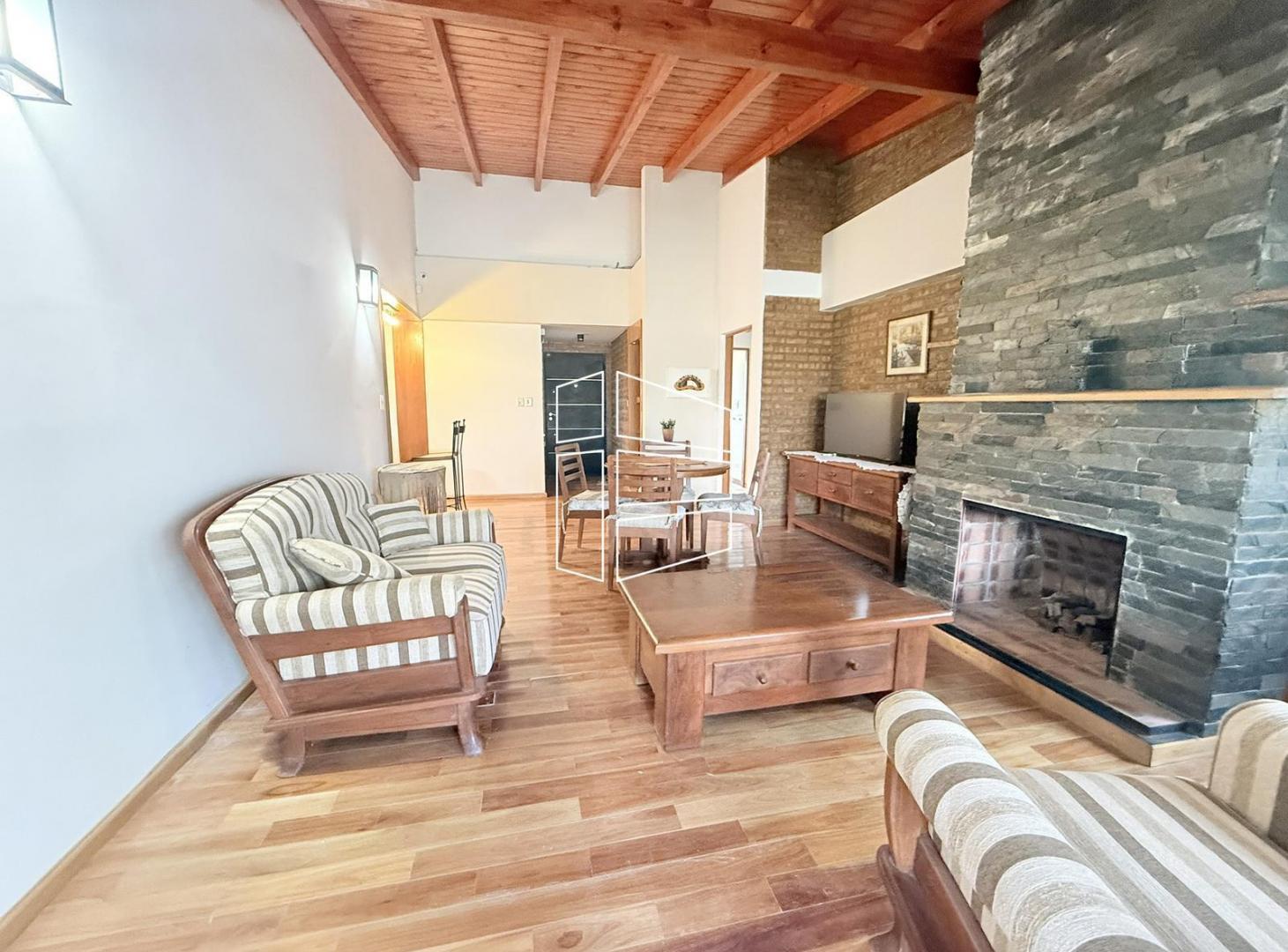 Foto de Venta - Casa de 2 dormitorios en Allen - C130, imagen 2