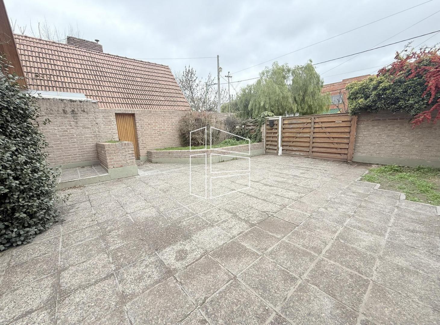 Foto de Venta - Propiedad en el Centro de General Roca - C133, imagen 4
