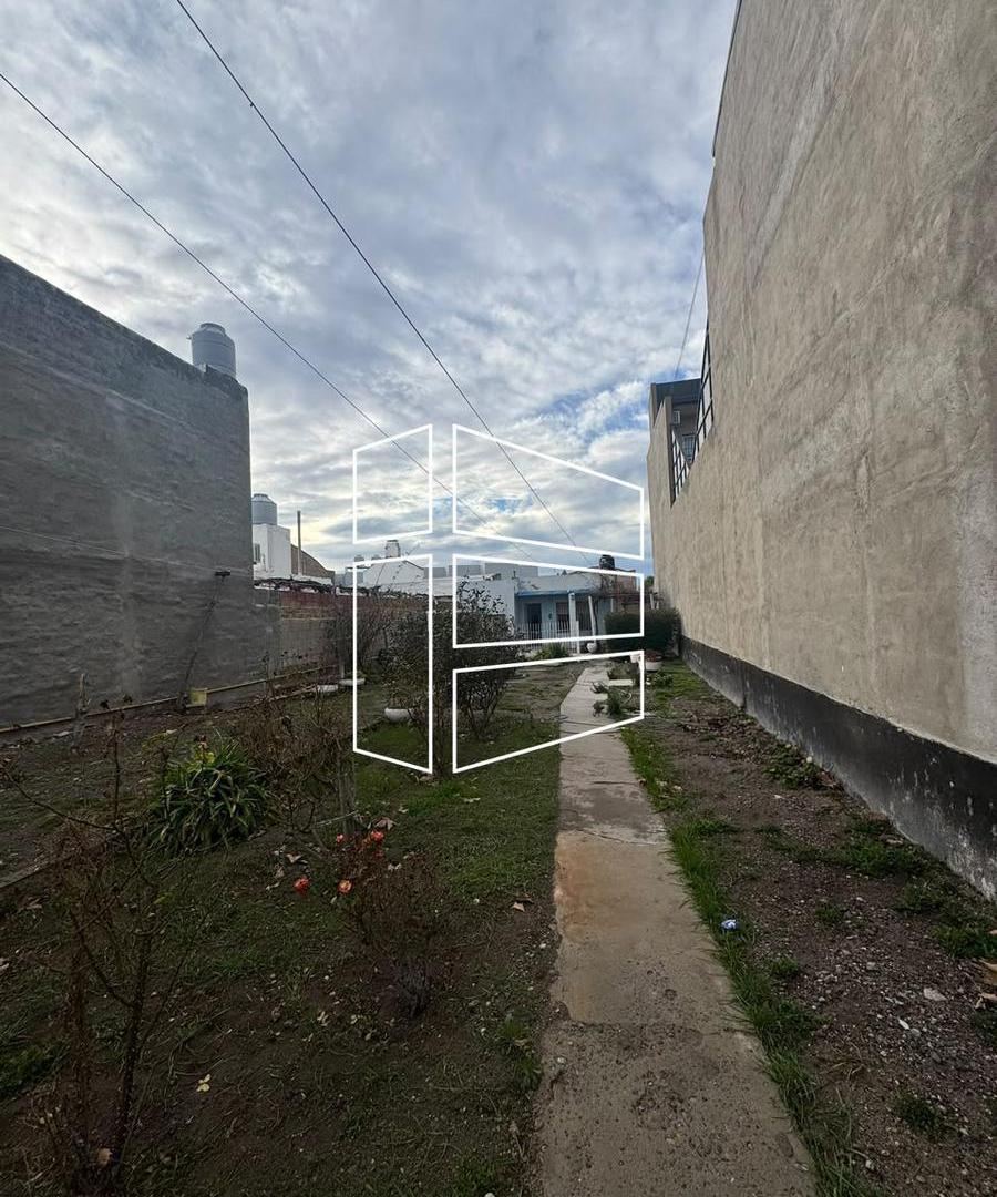 Foto de Venta - Lote Comercial con departamento en calle Chula Vista - T126, imagen 1
