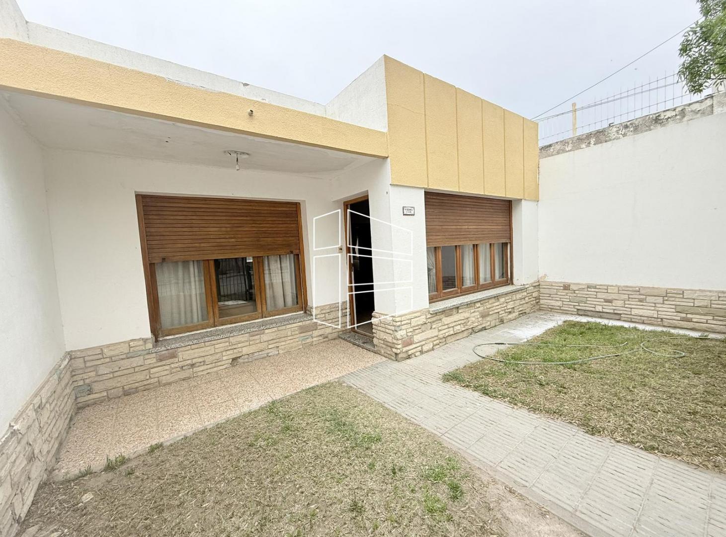 Foto de Venta - Casa Apta Crédito de 3 dormitorios en Barrio Los Olmos - C135, imagen 3