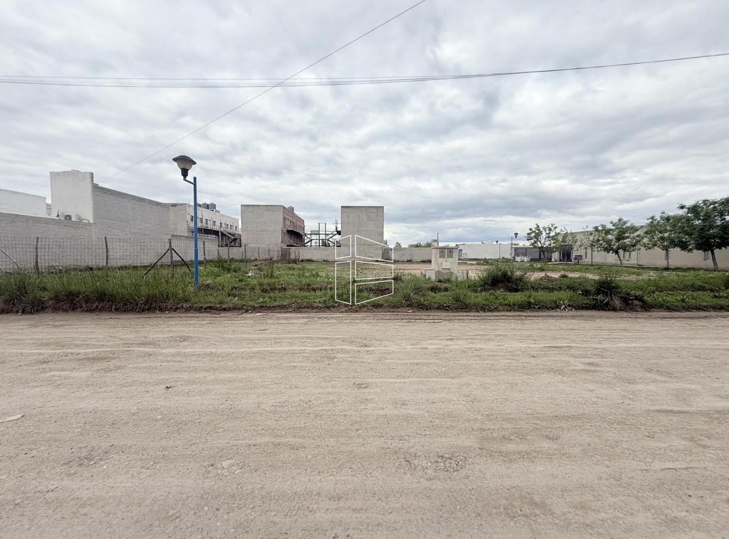 Foto de Venta - Lote en Barrio Residencial Solares del Este - Sobre Los, imagen 1
