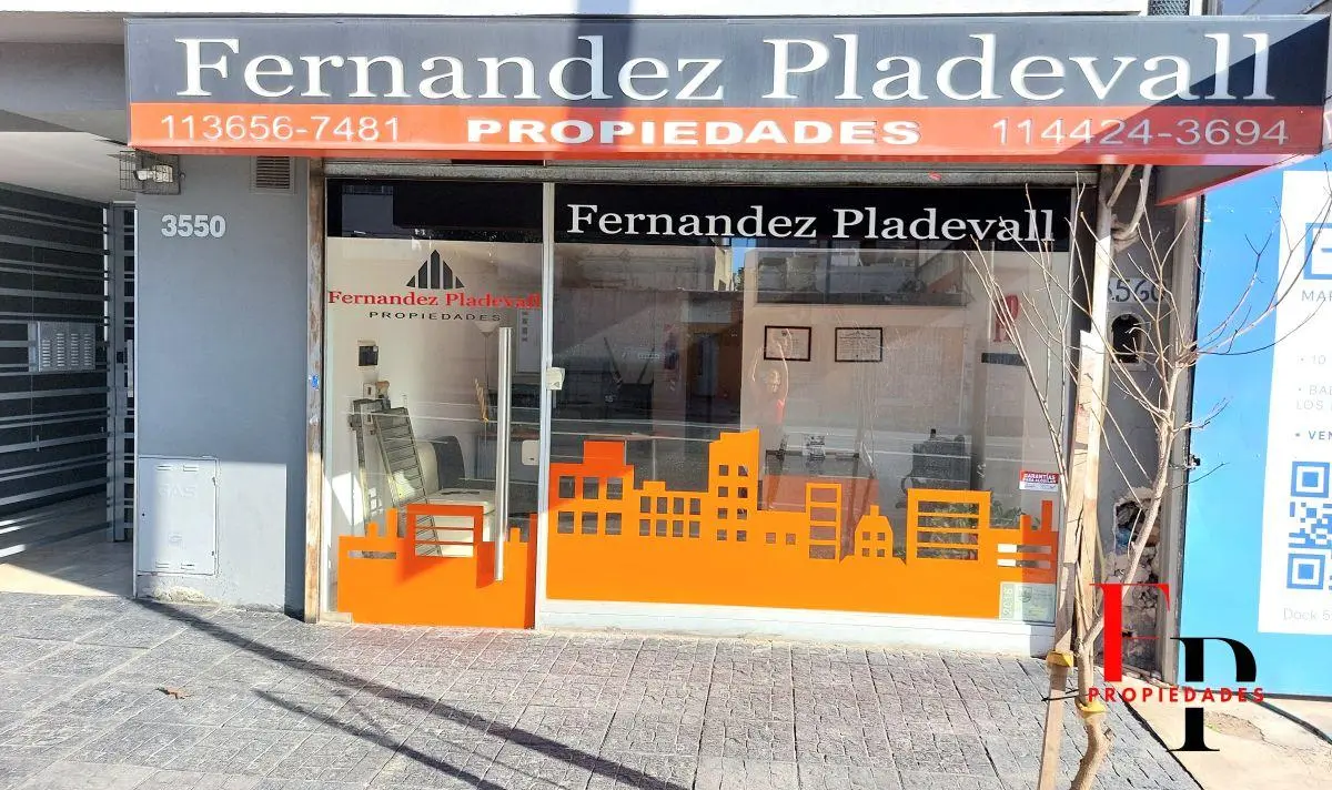 Luminoso Local Comercial sobre Av. Directorio 3500 3