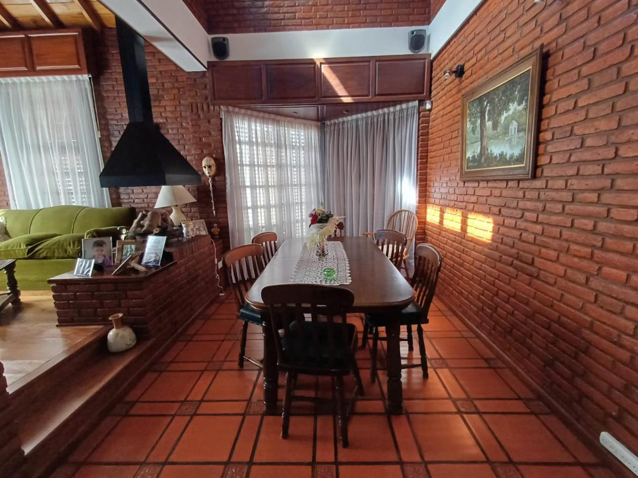 Casa de 5 ambientes en Villa Bosch!!