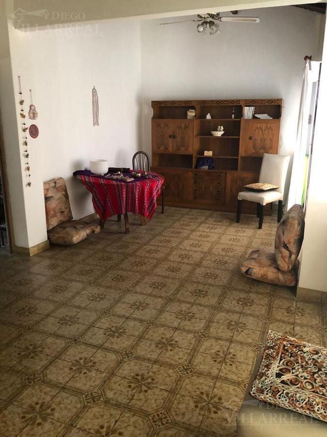 Casa - Moron - venta - permuta - multifamiliar - 2 casas -