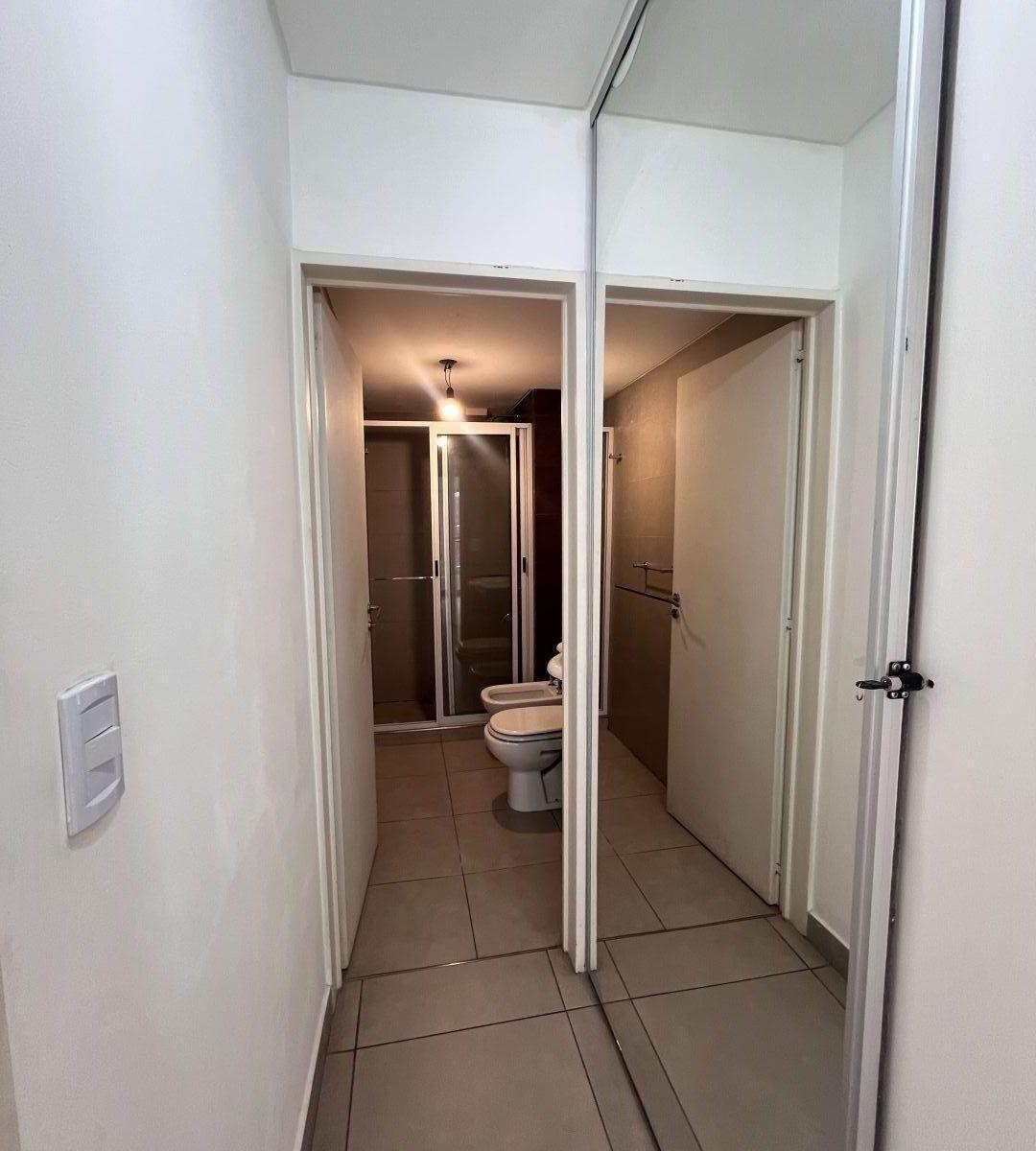 Venta - Dos Ambientes - Moron - Cochera - Balcón - Terraza 2