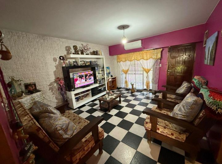 VENTA de casa TRES AMBIENTES con pileta, El Palomar. 4