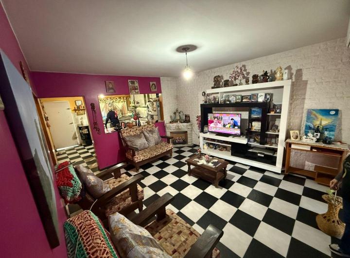 VENTA de casa TRES AMBIENTES con pileta, El Palomar. 2