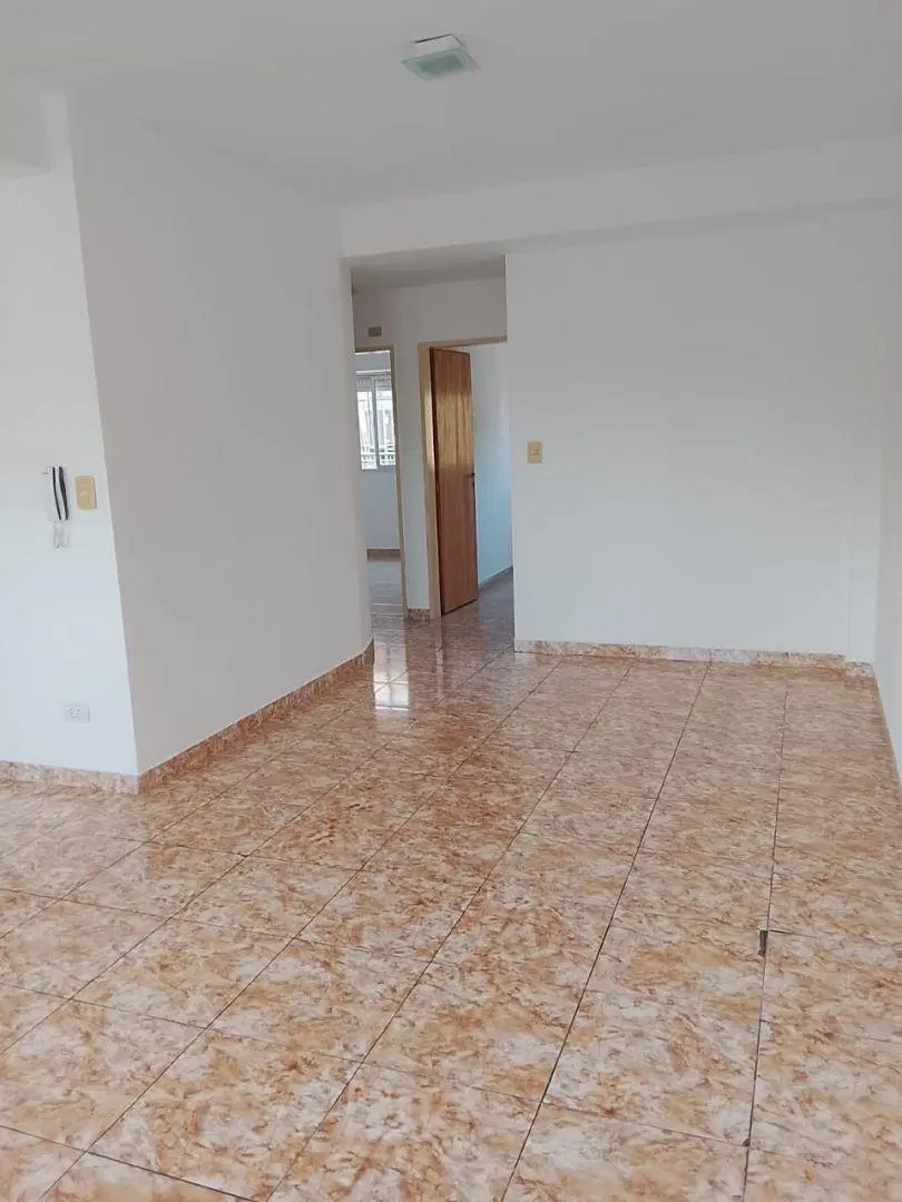 ALQUILER de departamento TRES AMBIENTES con terraza en Ramos Mejía. 4