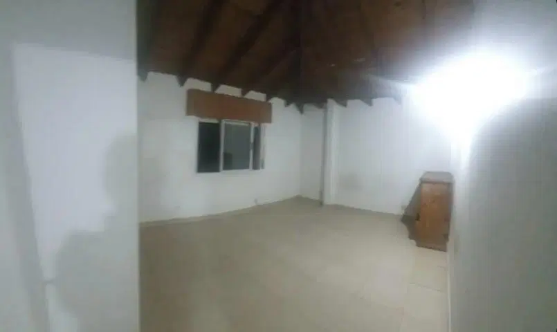 ALQUILER de departamento DOS AMBIENTES en Morón. 2