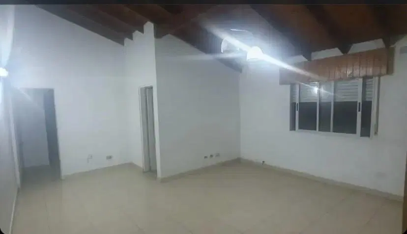 ALQUILER de departamento DOS AMBIENTES en Morón. 5